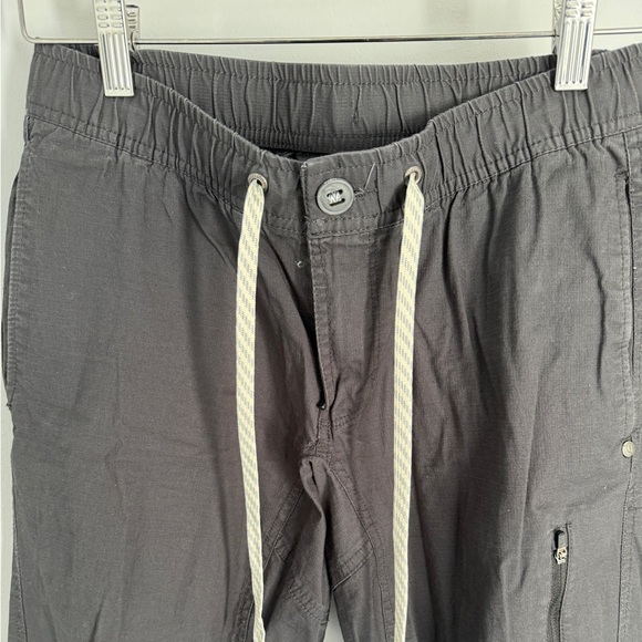 Vuori Men’s Size Small Stretchy Ripstop Pant in Dark Grey - Picture 4 of 4
